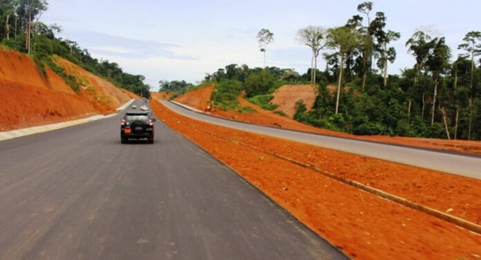 autoroute_yaounde_douala_04052018_otric_1213_ns_700_cameroon-info-p-net_800xm9x-1900x1030_c