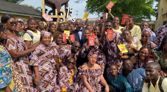 Les Tribus de Capitoline : Quand la littérature défie le tribalisme