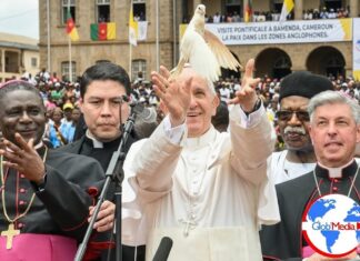 À Bamenda : le Pape Léon XIV se fait l’apôtre d’une paix « incarnée »