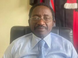 DÉRIVE CONSTITUTIONNELLE ET CRISE DE LÉGITIMITÉ : PR ABÀA OYONO : « LA CRÉATION D’UN VICE-PRÉSIDENT NOMMÉ EST UNE HÉRÉSIE JURIDIQUE »