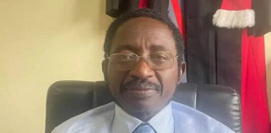 DÉRIVE CONSTITUTIONNELLE ET CRISE DE LÉGITIMITÉ : PR ABÀA OYONO : « LA CRÉATION D’UN VICE-PRÉSIDENT NOMMÉ EST UNE HÉRÉSIE JURIDIQUE »