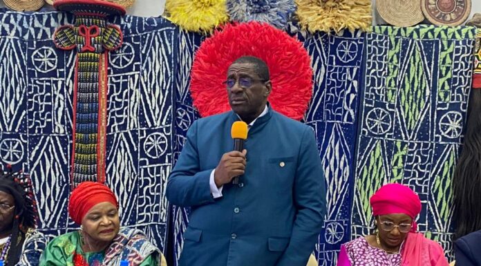 Lutte contre le tribalisme : Roger Mbassa Ndinè et les élites de l’Ouest scellent le pacte du « vivre-ensemble »