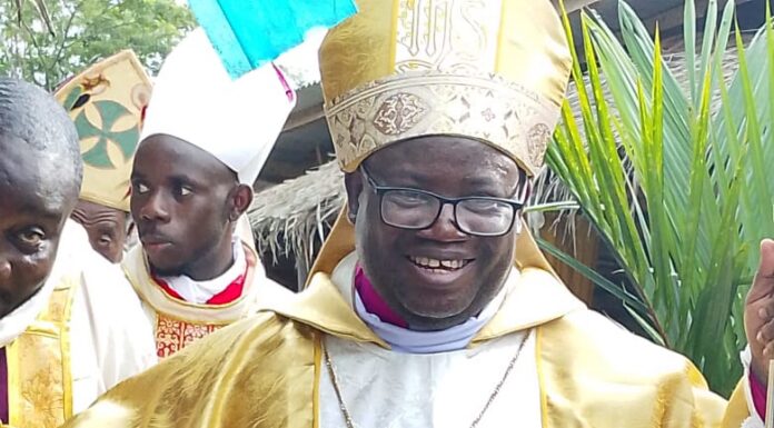 Ordination épiscopale à Douala : Mgr Patrick Samuel Ebongue Njongui élevé au rang d’évêque auxiliaire