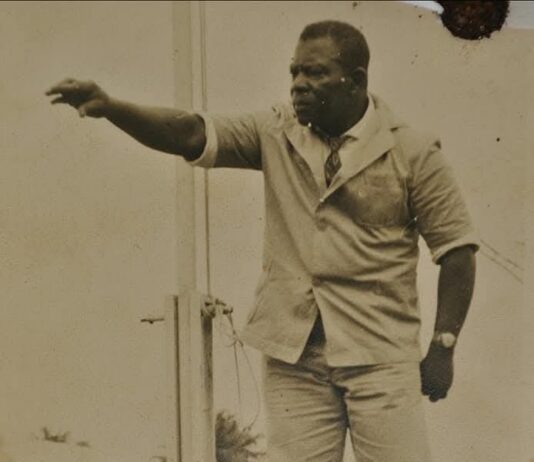 Une date, deux évènements :Portrait Jean Mbouendé