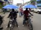 Saison des pluies : La période de gloire des « mototaxis à parapluie »