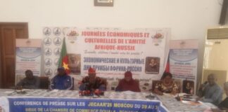 Afrique-Russie : le Cameroun prépare ses rendez-vous économiques à Moscou À Douala, la conférence du 16 septembre 2026 de l’Association panafricaine pour l’excellence, l’éducation, le développement et l’amitié entre les peuples (AP2EDA-APH) a remis au centre des échanges la préparation des prochains rendez-vous économiques et culturels entre l’Afrique et la Russie.
