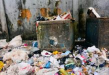 Gestion des déchets : Douala mise sur le civisme, Yaoundé prévoit une amende de 25 000 FCFA.
