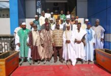 Entre prières et doléances : Le nouvel imam central de Douala rend visite au magistrat de la ville