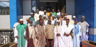 Entre prières et doléances : Le nouvel imam central de Douala rend visite au magistrat de la ville