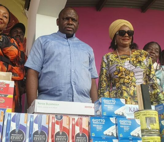 Rentrée Scolaire 2026-2027 : La commune de Douala 2e dote 56 Établissements primaires en paquet minimum.