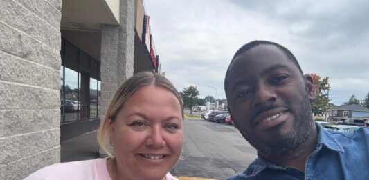 Portrait : Philiace Tamko, ce jeune camerounais bénévole aux régionales québécoises qui rêve de politique